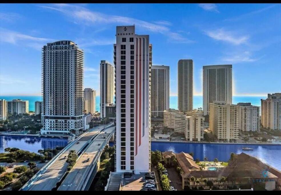 Ocean Views - Pool & Gym - Pet Friendly - Close To Beach Hallandale Beach Exterior photo