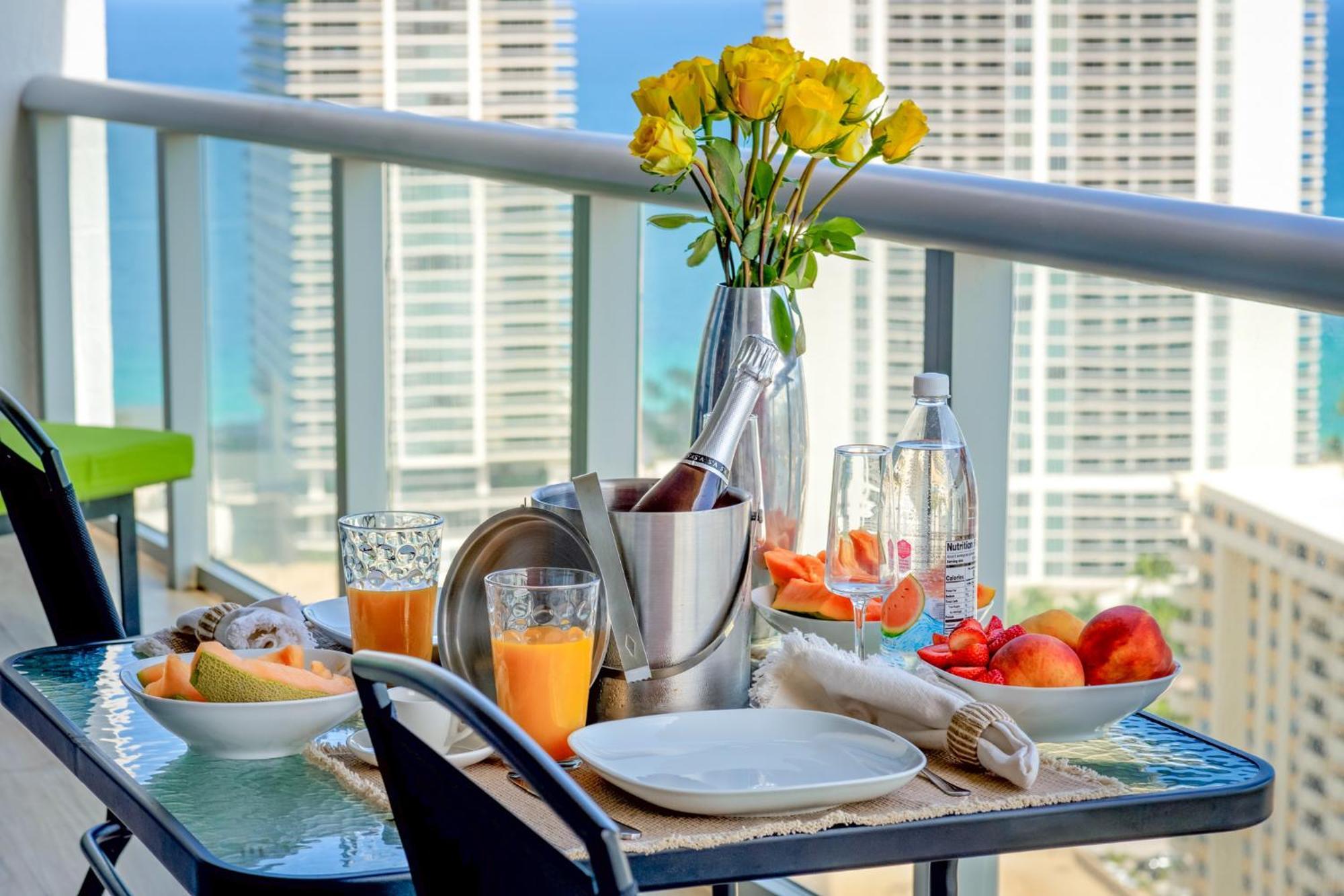 Ocean Views - Pool & Gym - Pet Friendly - Close To Beach Hallandale Beach Exterior photo
