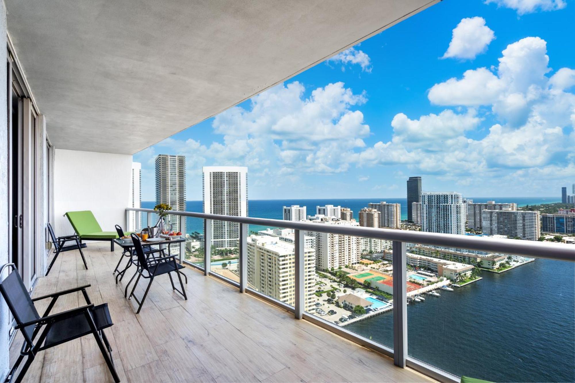 Ocean Views - Pool & Gym - Pet Friendly - Close To Beach Hallandale Beach Exterior photo